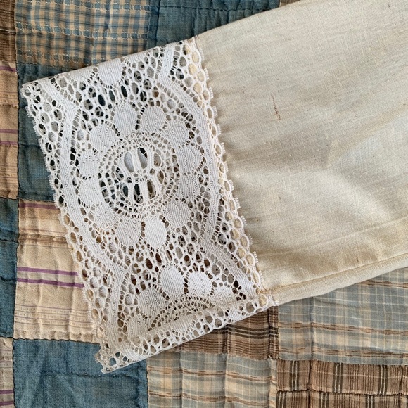 Vintage 1970’s Boho Style Linen and Lace Blouse - Picture 4 of 8